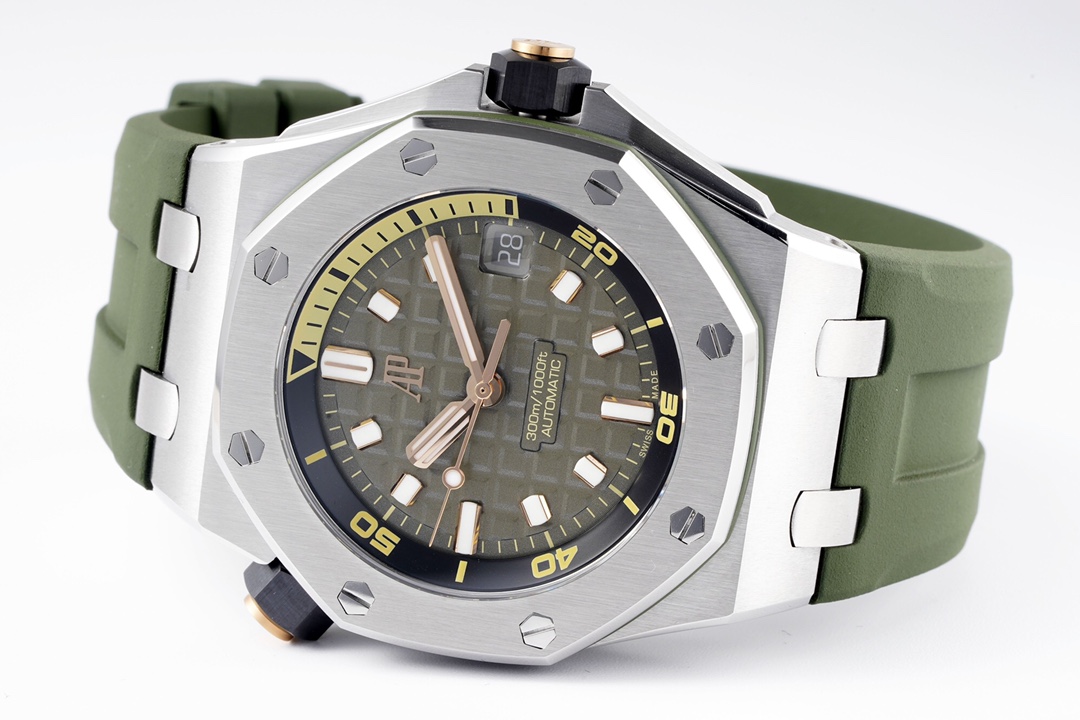 Audemars Piguet Royal Oak Luminous 42 mm Watch – IW-2110 - Image 7