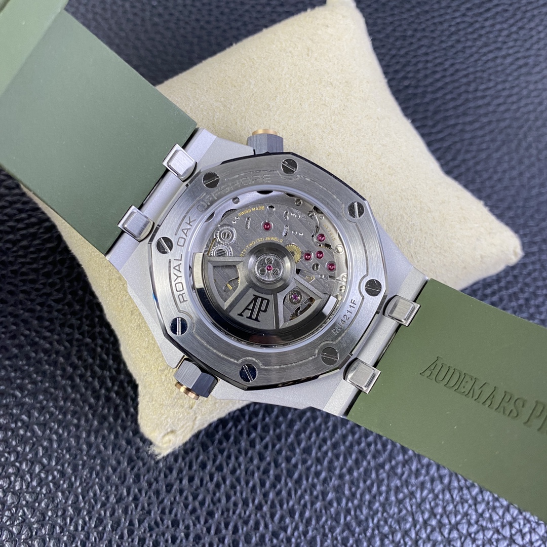 Audemars Piguet Royal Oak Luminous 42 mm Watch – IW-2155 - Image 8