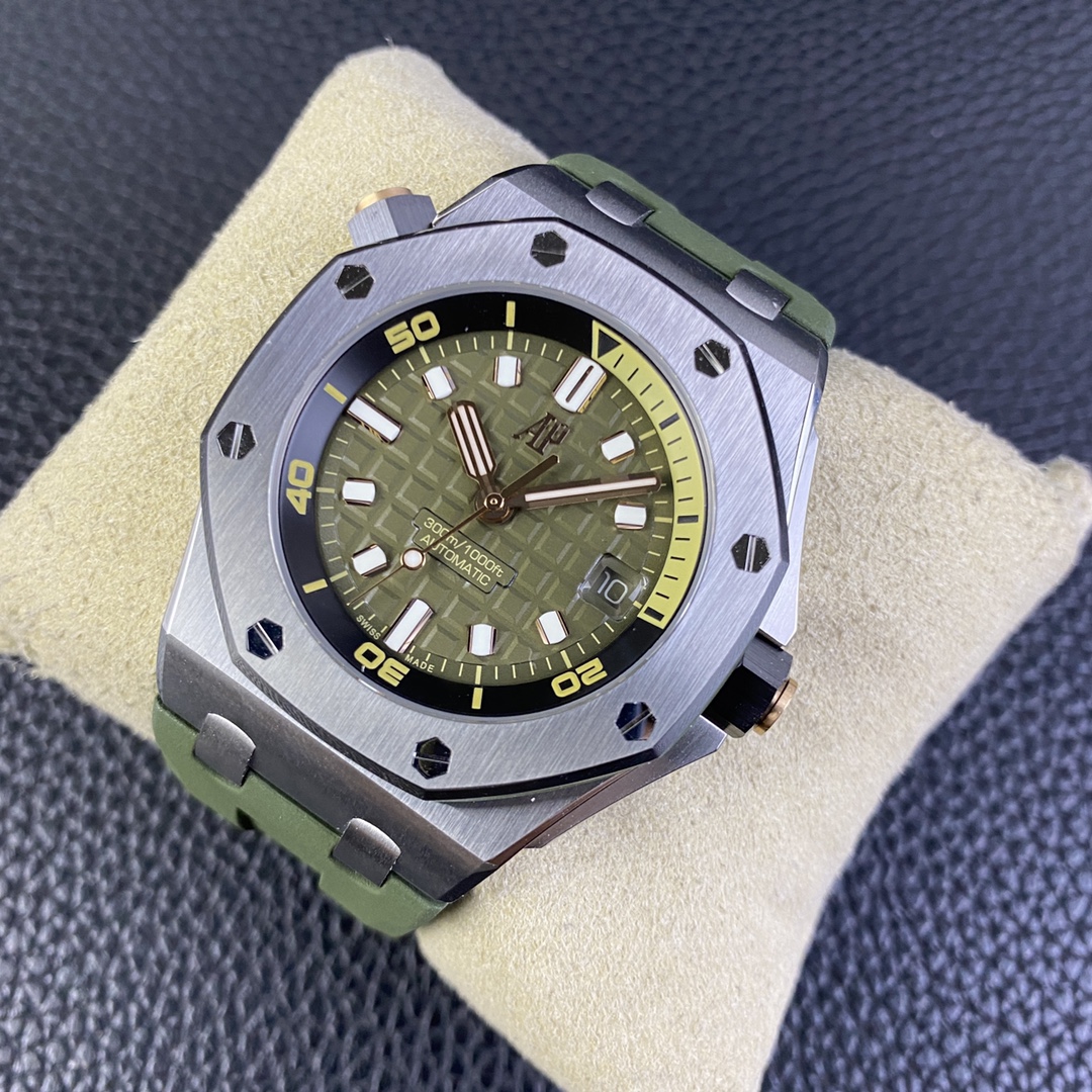 Audemars Piguet Royal Oak Luminous 42 mm Watch – IW-2155 - Image 3