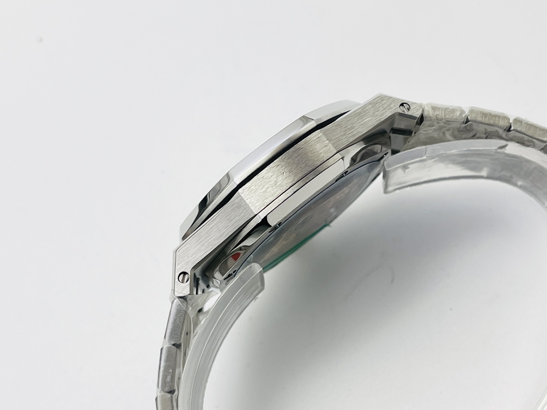 Audemars Piguet Royal Oak Skeleton Dial 37 mm Watch – IW-2115 - Image 6
