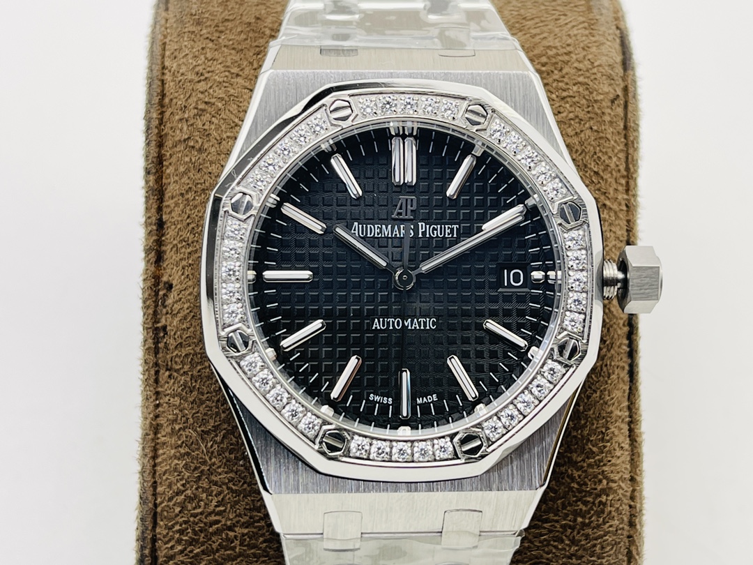 Audemars Piguet Royal Oak Skeleton Dial 37 mm Watch – IW-2115 - Image 4