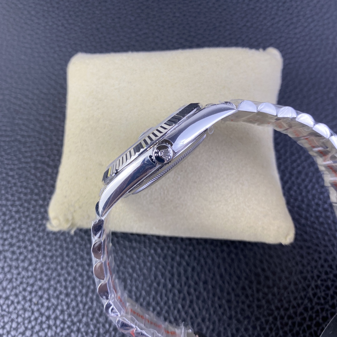 Rolex Day-Date 40 mm Watch – IW-0065 - Image 6