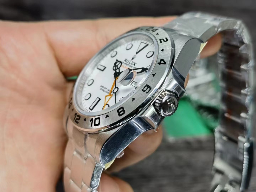 Rolex Oyster Perpetual Luminous 42 mm Watch – IW-0074 - Image 2