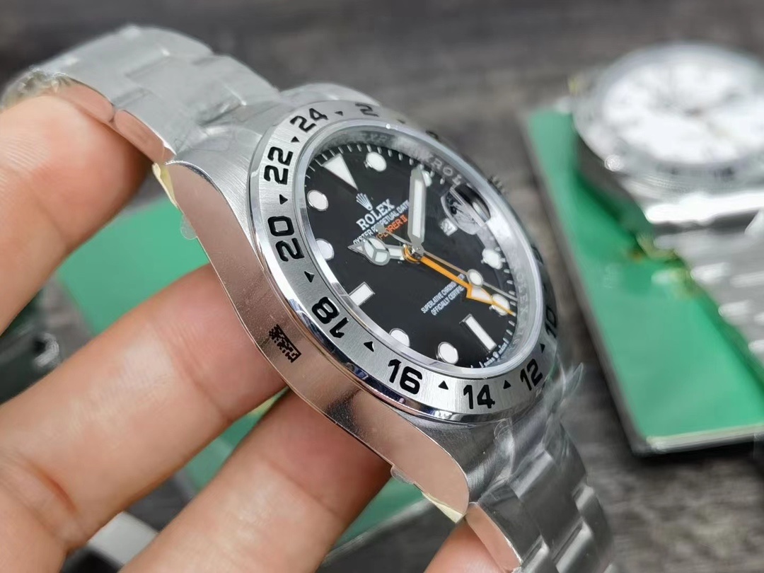 Rolex Oyster Perpetual Luminous 42 mm Watch – IW-0075 - Image 3