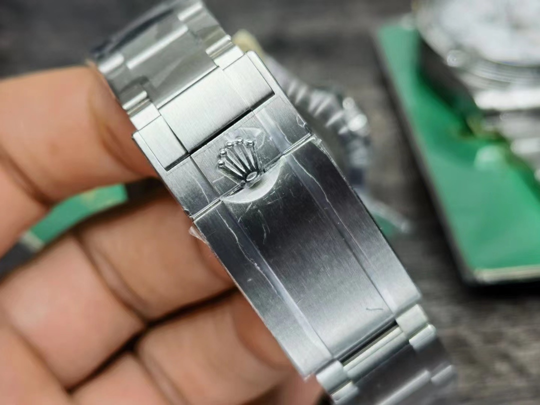 Rolex Oyster Perpetual Luminous 42 mm Watch – IW-0075 - Image 9