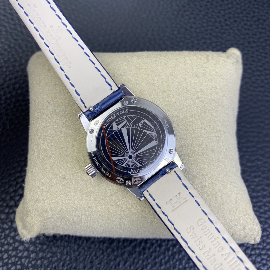 Jaeger-LeCoultre Classic Diamond-Set 29 mm Watch – IW-0474 - Image 7