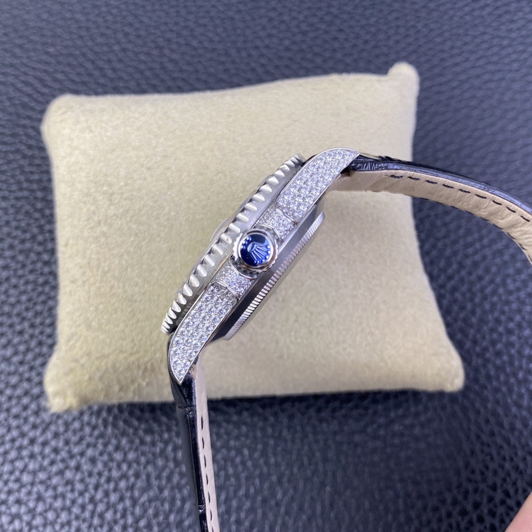 Rolex Submariner Diamond-Set 40 mm Watch – IW-0101 - Image 6