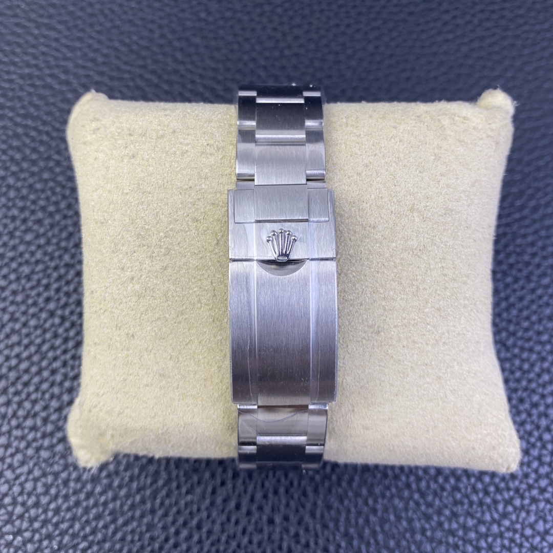 Rolex Oyster Perpetual Luminous 42 mm Watch – IW-0099 - Image 8