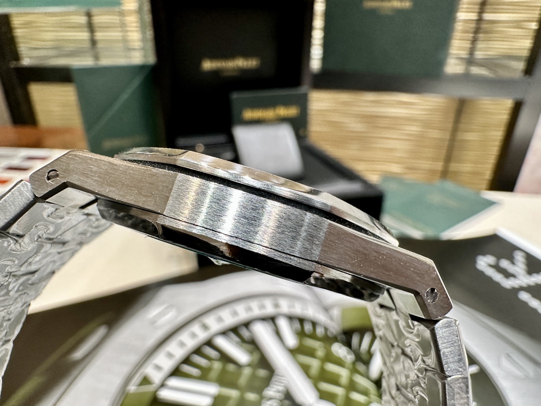 Audemars Piguet Royal Oak 39 mm Watch – IW-2148 - Image 5