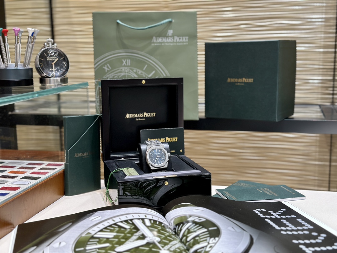 Audemars Piguet Royal Oak 39 mm Watch – IW-2146
