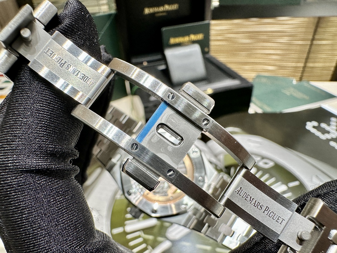Audemars Piguet Royal Oak 39 mm Watch – IW-2146 - Image 9