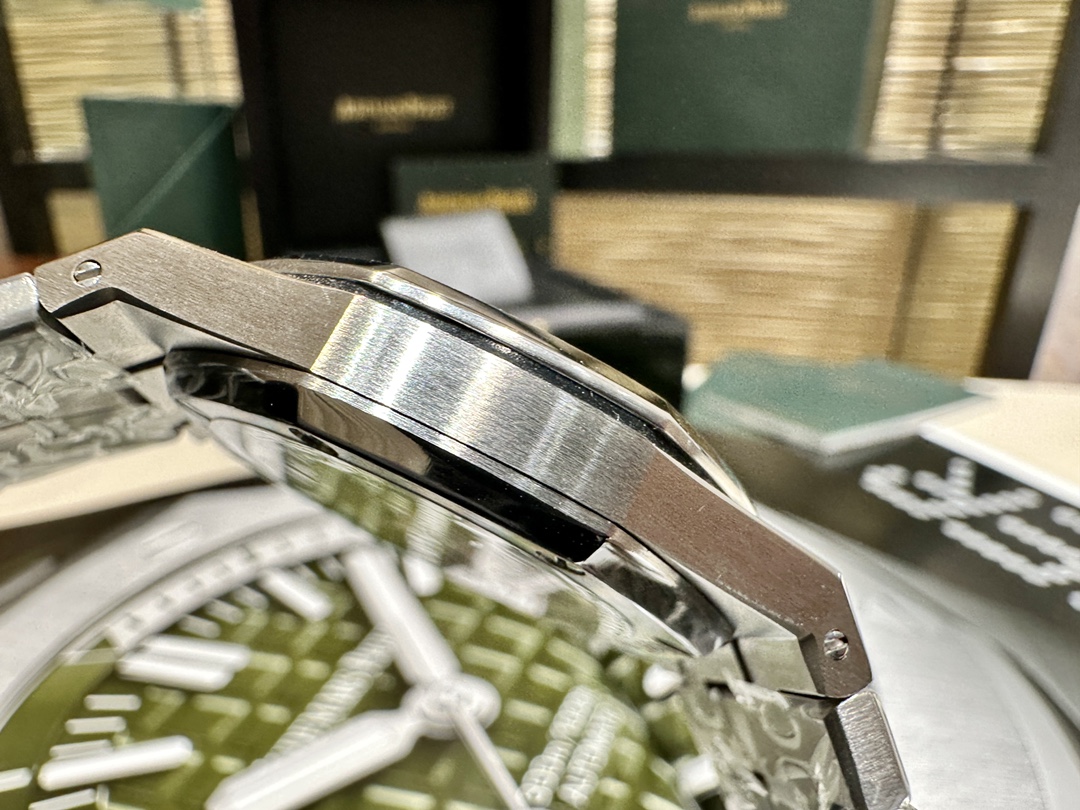 Audemars Piguet Royal Oak 39 mm Watch – IW-2146 - Image 5