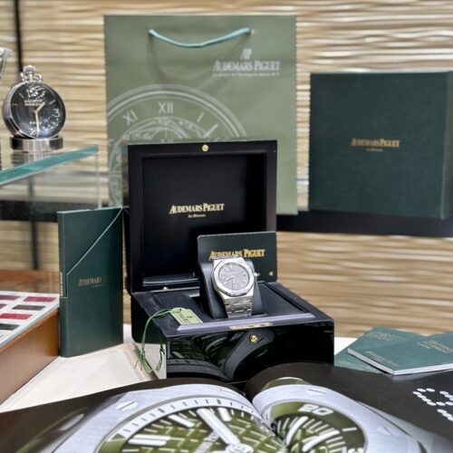i1679913224_3019_0.jpg Audemars Piguet Royal Oak 39 mm Watch – IW-2144