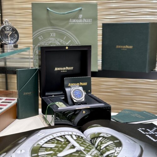 i1679913269_1040_0.jpg Audemars Piguet Royal Oak 39 mm Watch – IW-2142