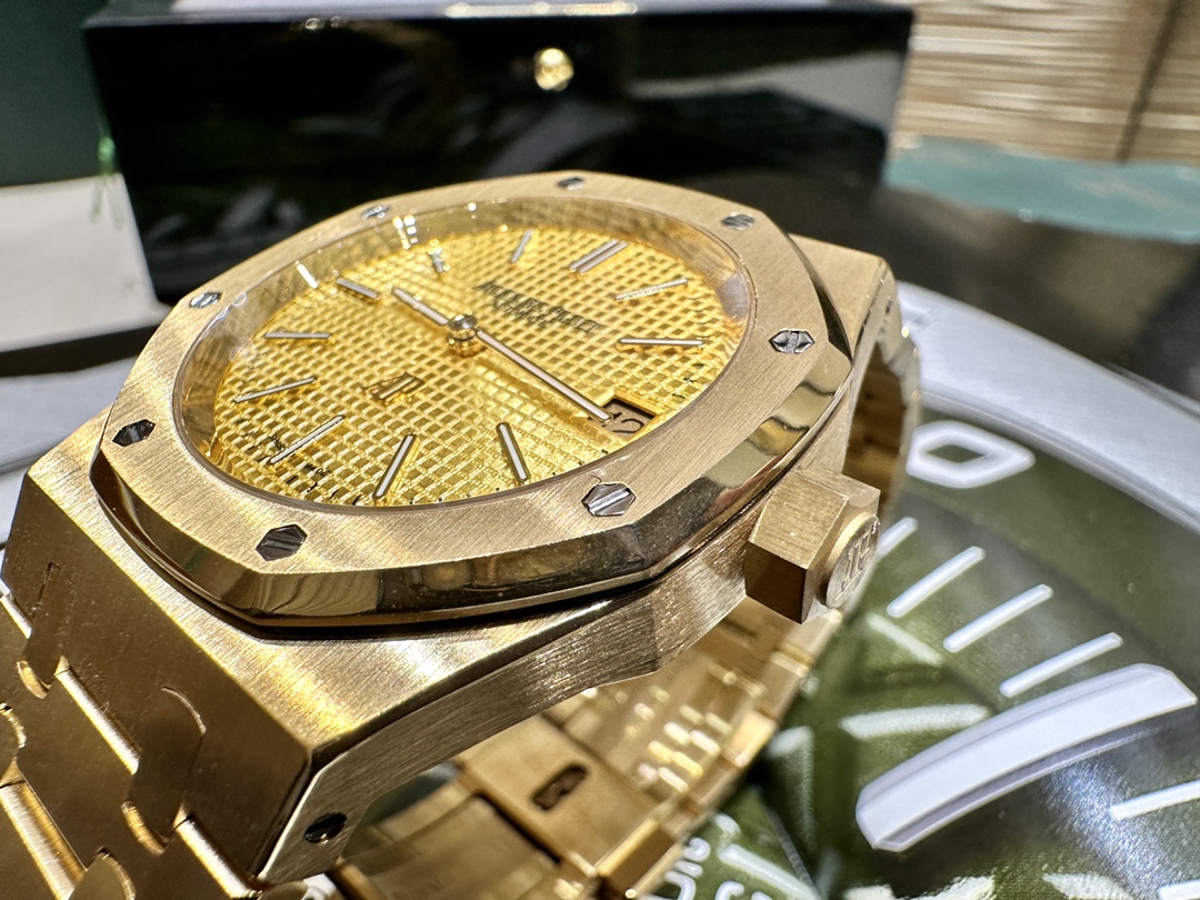 Audemars Piguet Royal Oak 39 mm Watch – IW-2140 - Image 6