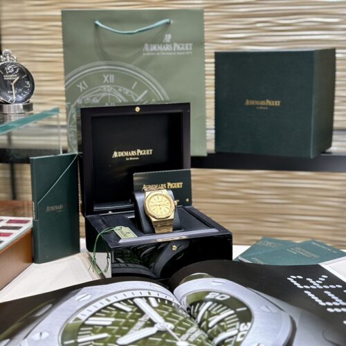 i1679913443_5184_0.jpg Audemars Piguet Royal Oak 39 mm Watch – IW-2140