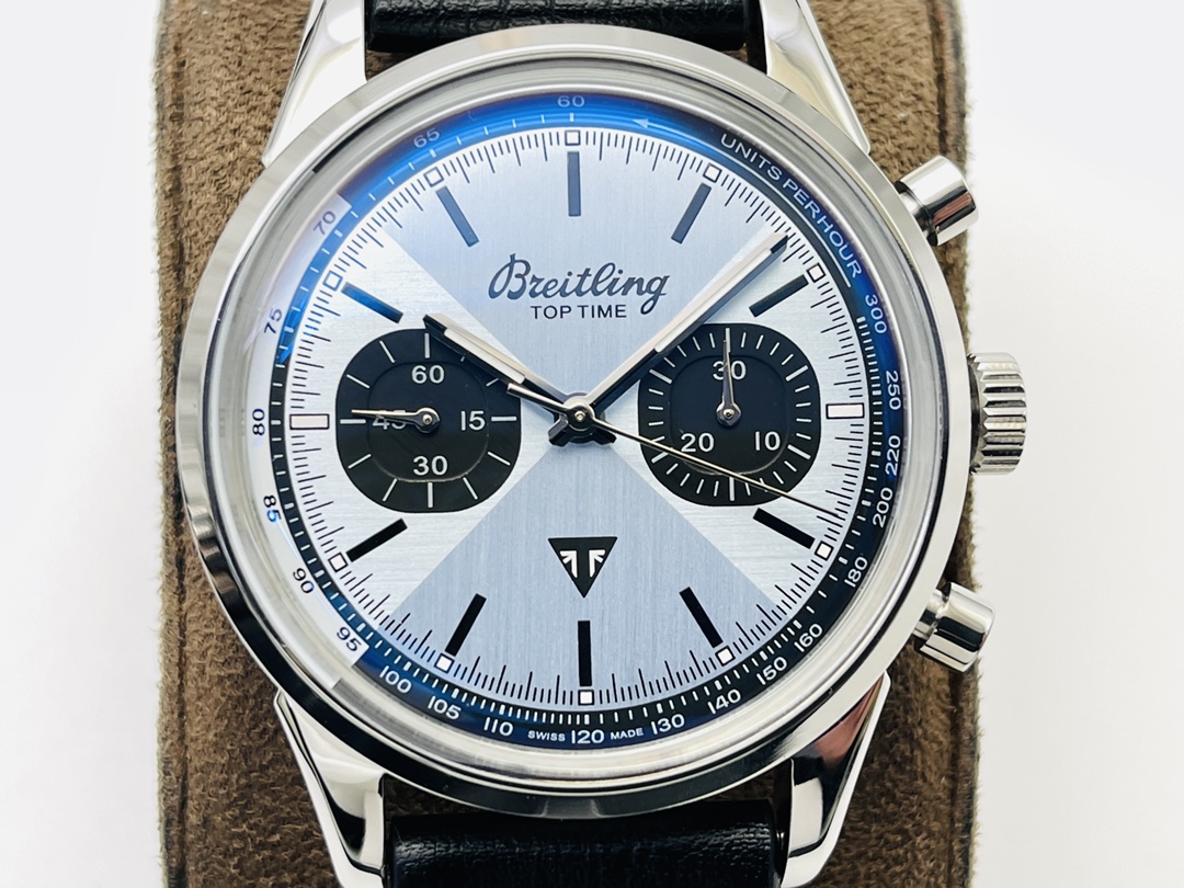 Breitling Classic Chronograph 41 mm Watch – IW-0630 - Image 4