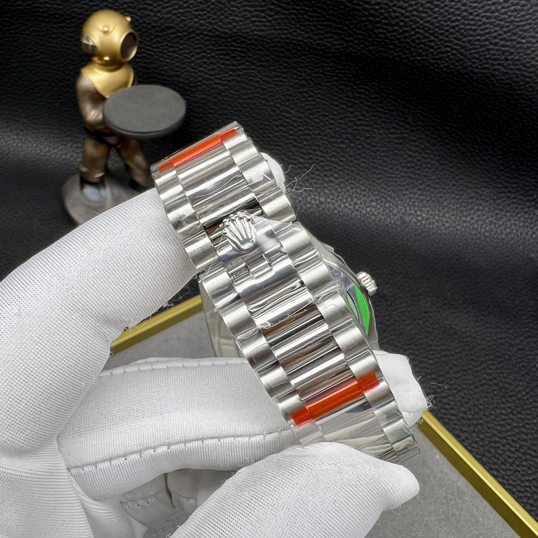 Day-Date Watch – IW-2829 - Image 9