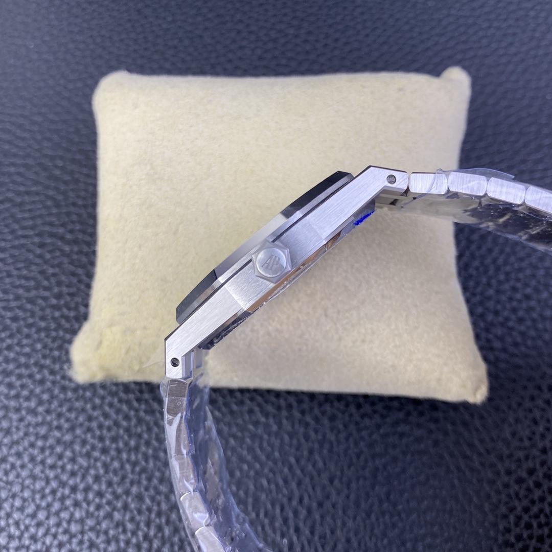 Audemars Piguet Classic Watch – IW-2099 - Image 6