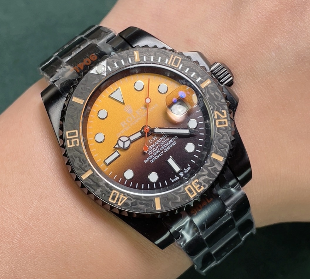 Submariner Luminous Watch – IW-2825