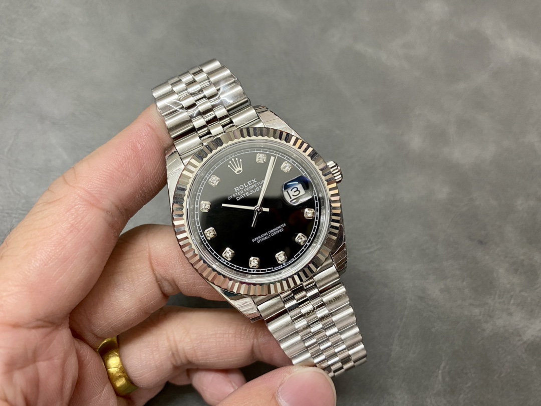 Datejust Ice Blue Luminous 41 mm Watch – IW-2841 - Image 4