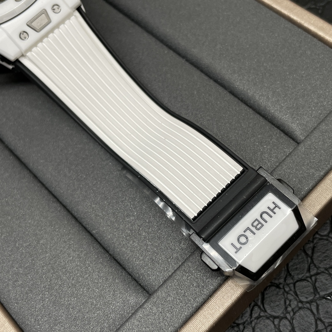 Hublot Classic Chronograph 45 mm Watch – IW-0345 - Image 9