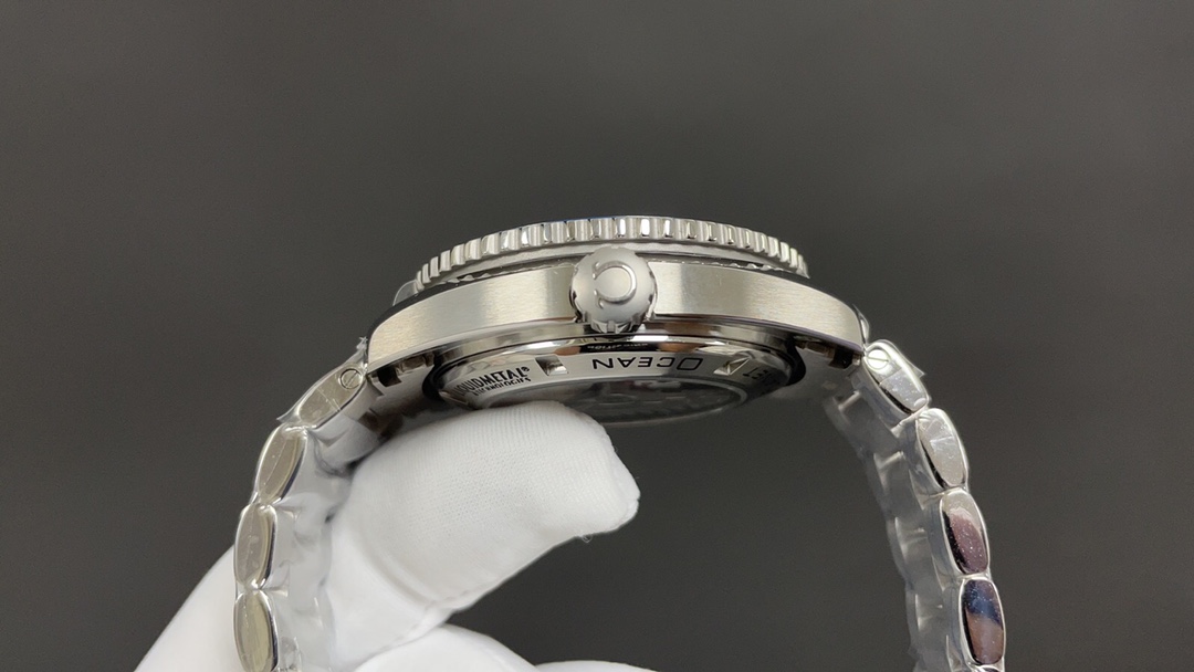 Classic 43.5 mm Watch – IW-1209 - Image 4