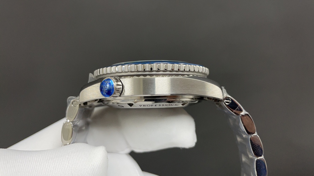 Classic 43.5 mm Watch – IW-1209 - Image 5