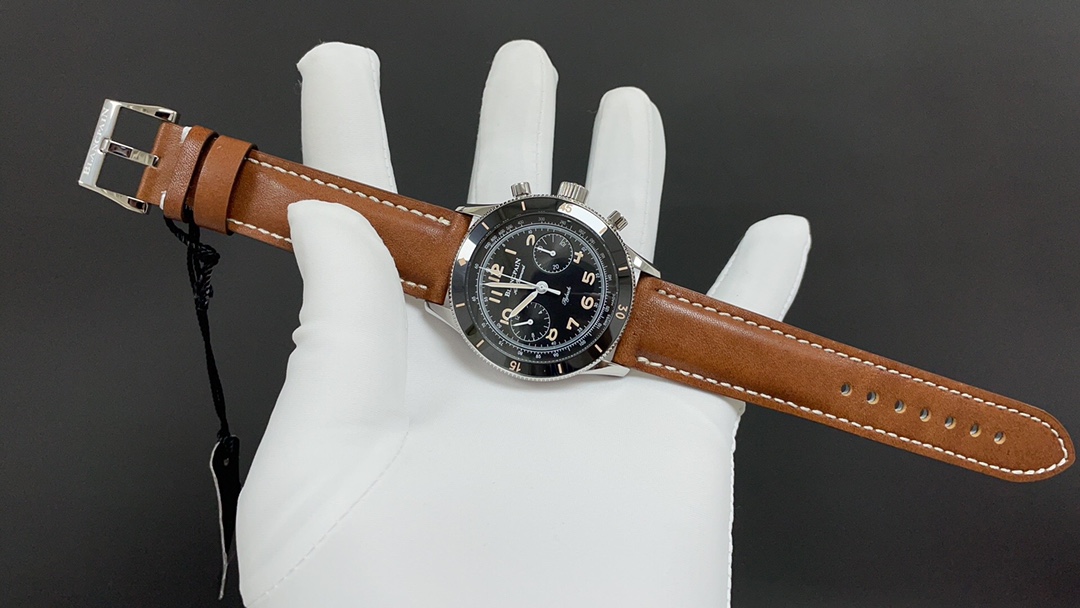 Classic Chronograph 42 mm Watch – IW-0576 - Image 2