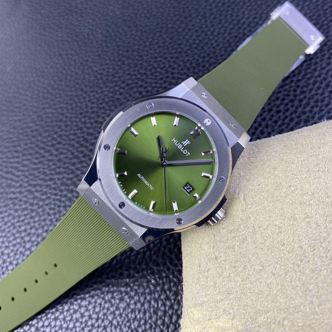Hublot Classic 42 mm Watch – IW-0341 - Image 4