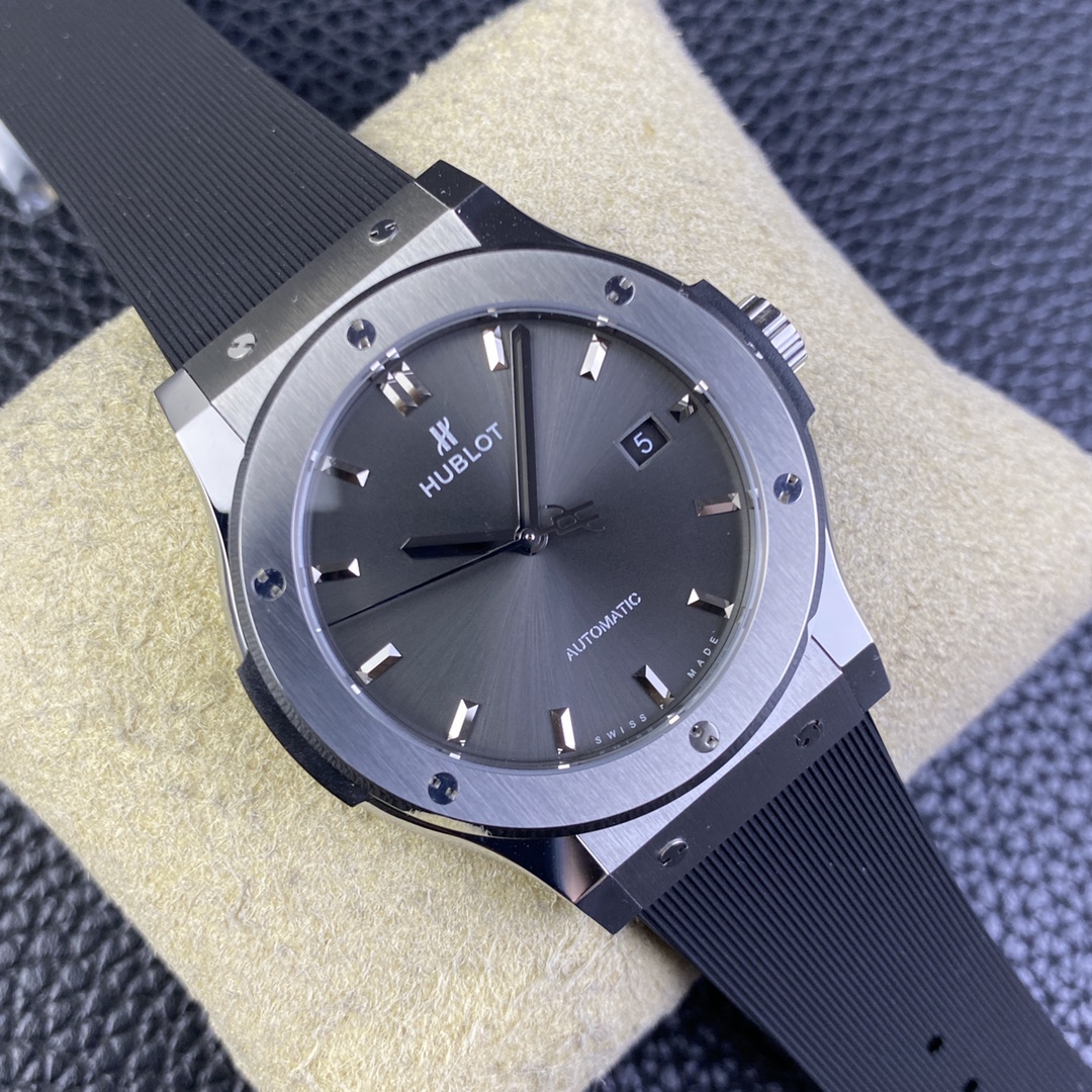 Hublot Classic 42 mm Watch – IW-0340 - Image 2