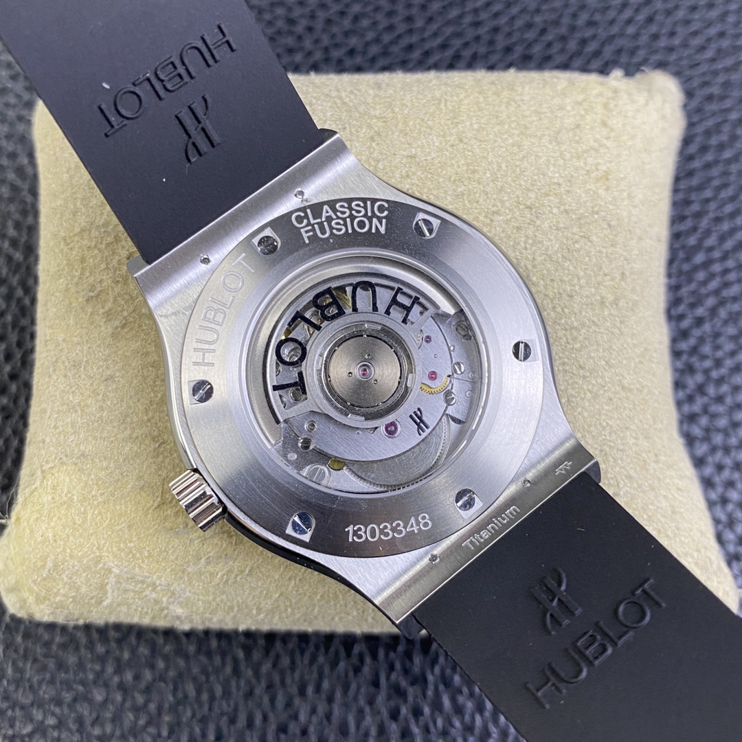 Hublot Classic 42 mm Watch – IW-0340 - Image 7