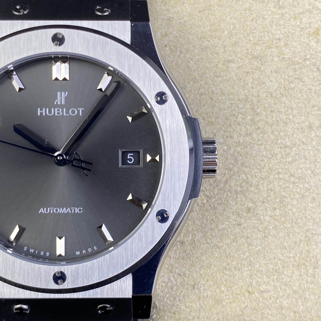 Hublot Classic 42 mm Watch – IW-0340 - Image 5