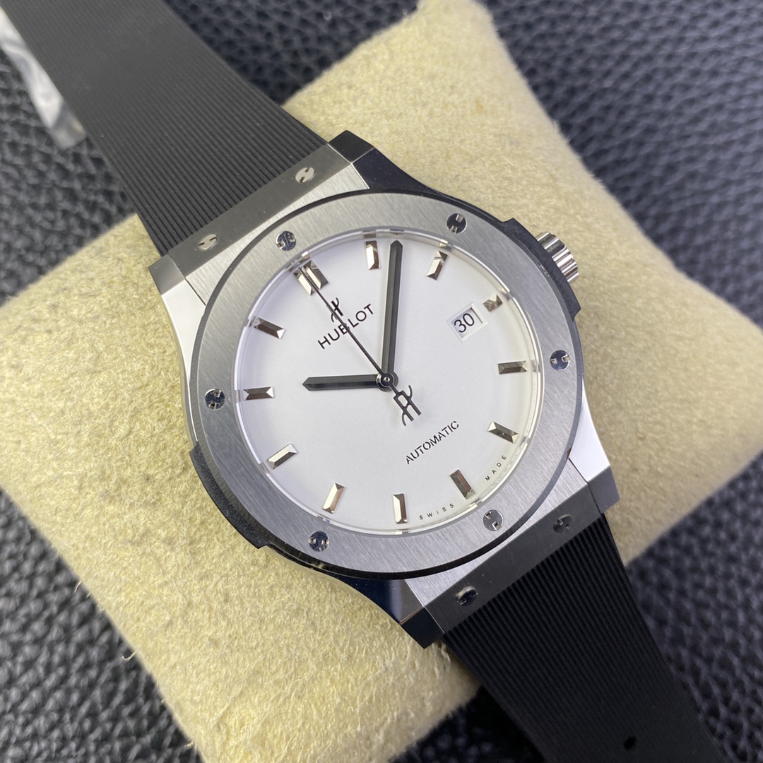 Hublot Classic 42 mm Watch – IW-0339 - Image 2