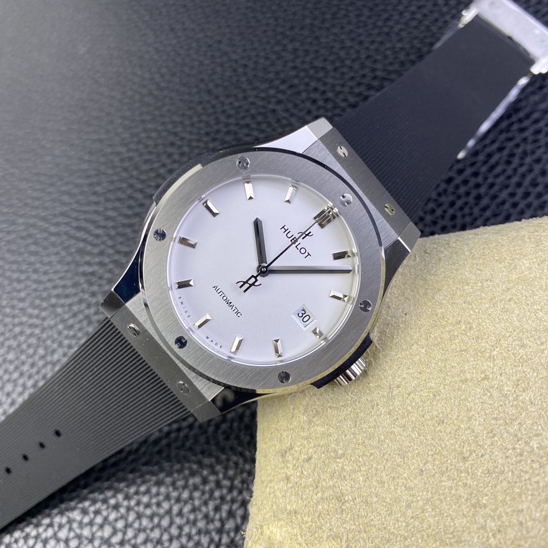Hublot Classic 42 mm Watch – IW-0339 - Image 4