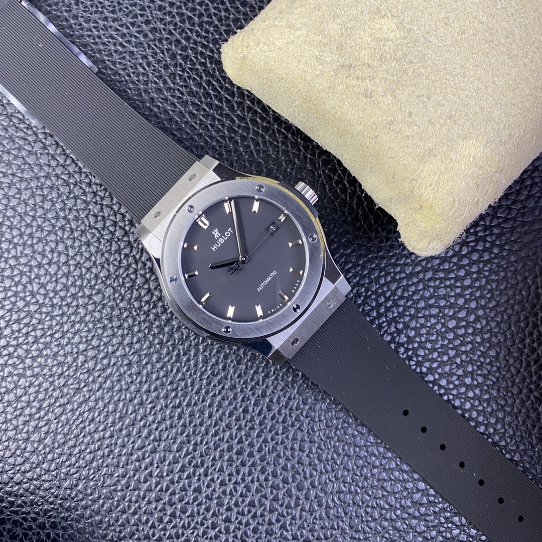 Hublot Classic 42 mm Watch – IW-0338 - Image 9
