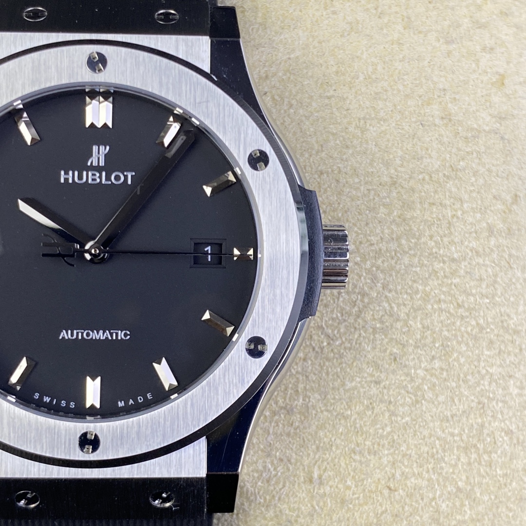 Hublot Classic 42 mm Watch – IW-0338 - Image 5