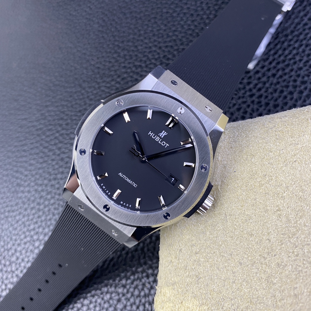 Hublot Classic 42 mm Watch – IW-0338 - Image 4