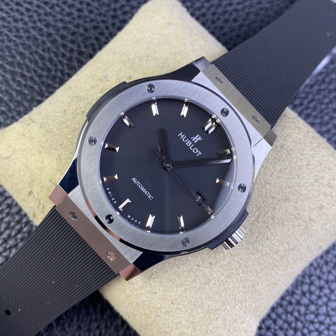 Hublot Classic 42 mm Watch – IW-0338 - Image 3