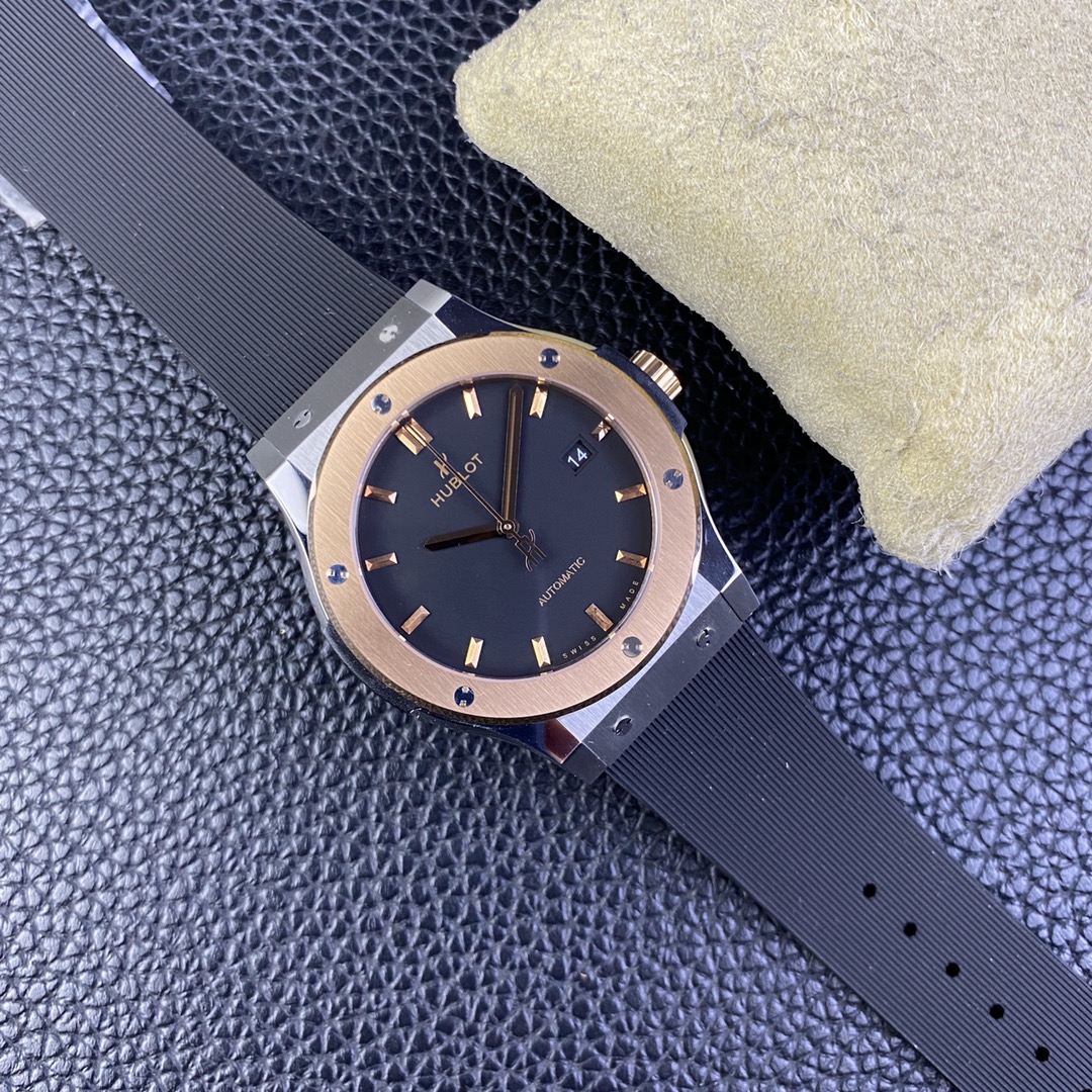 Hublot Classic 42 mm Watch – IW-0337 - Image 9