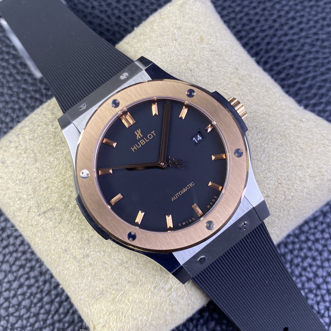 Hublot Classic 42 mm Watch – IW-0337 - Image 2