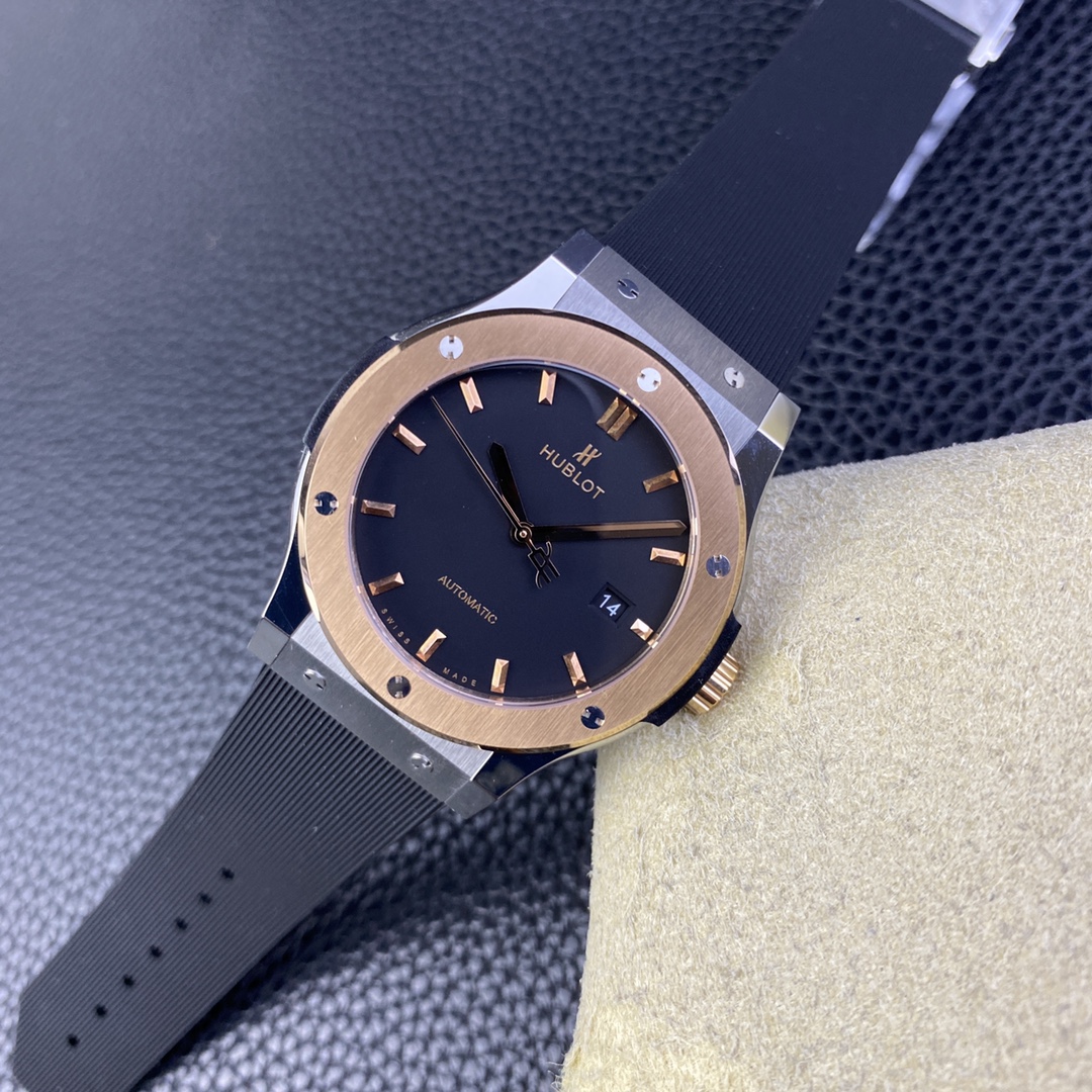 Hublot Classic 42 mm Watch – IW-0337 - Image 4