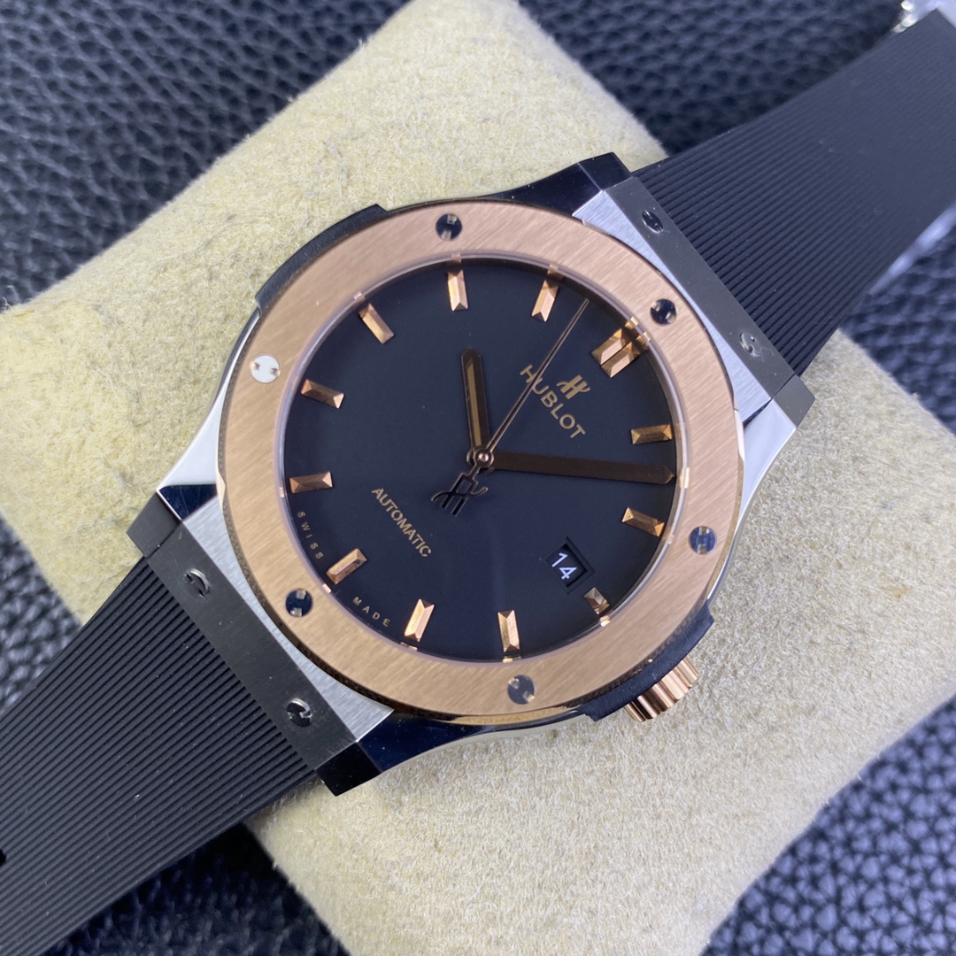 Hublot Classic 42 mm Watch – IW-0337 - Image 3