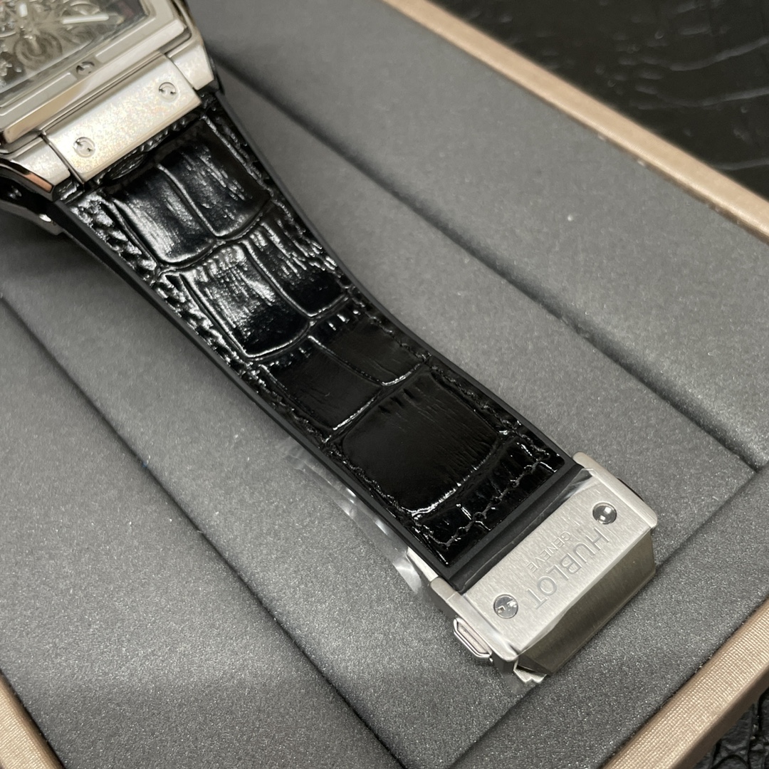 Hublot Classic Chronograph 42 mm Watch – IW-0343 - Image 9