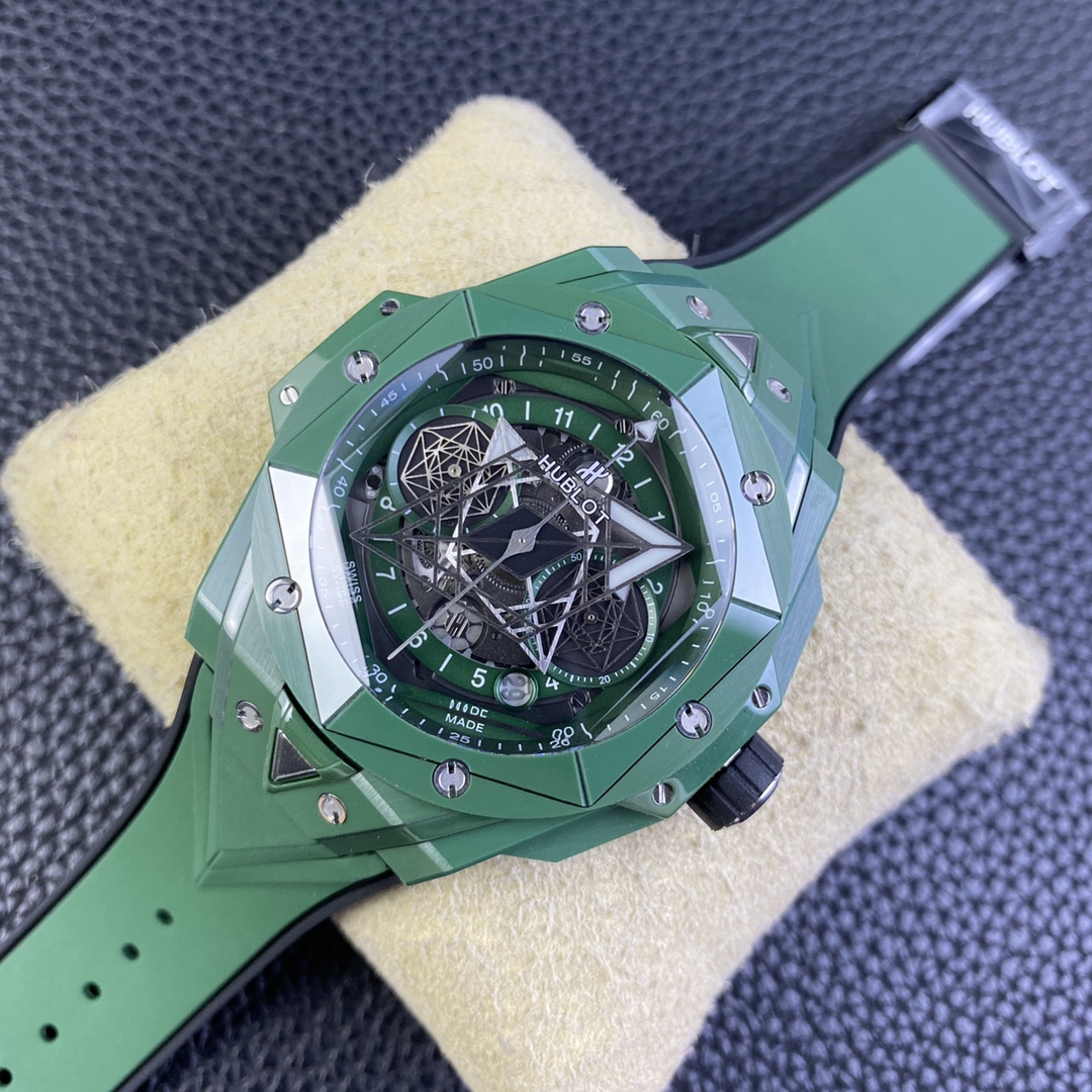 Hublot Classic Chronograph 45 mm Watch – IW-0336 - Image 3