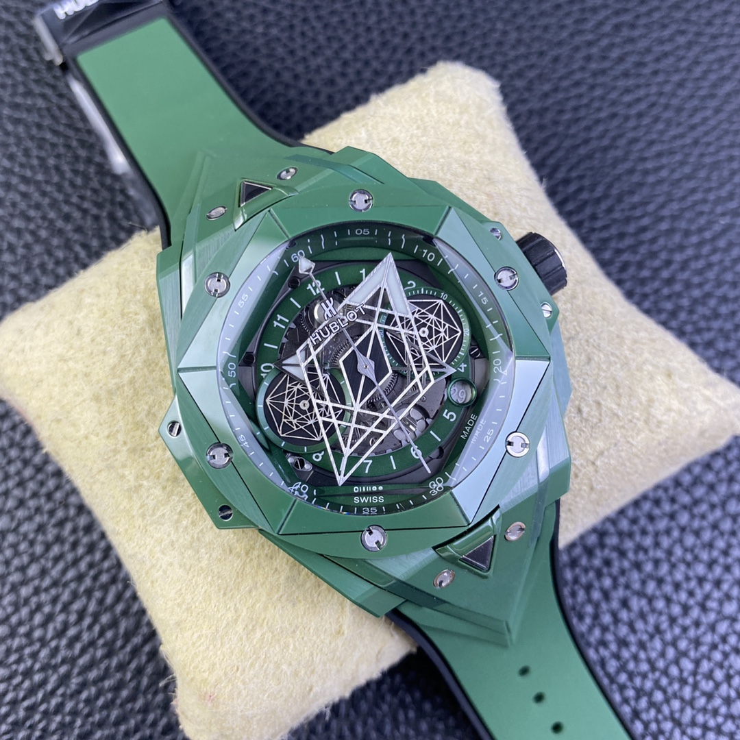 Hublot Classic Chronograph 45 mm Watch – IW-0336 - Image 2