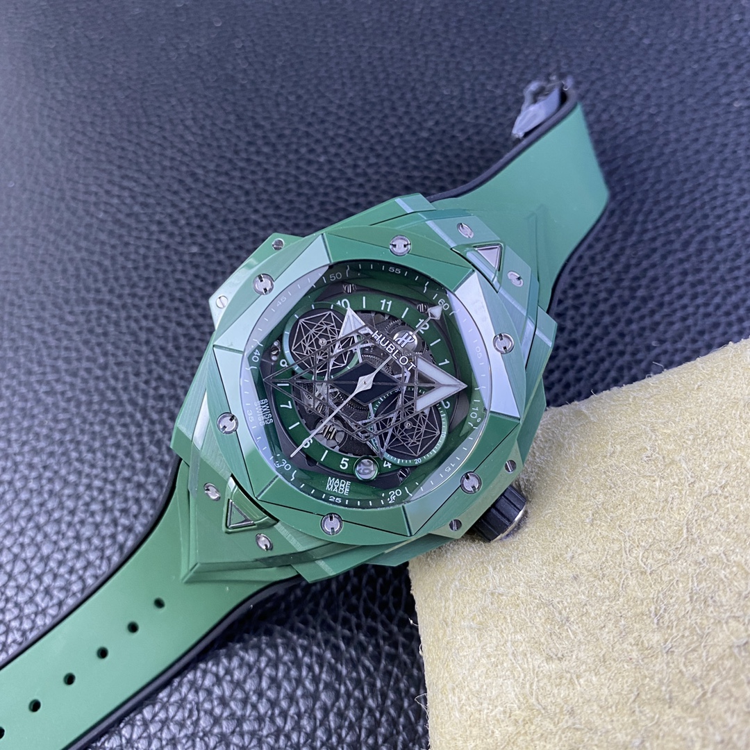 Hublot Classic Chronograph 45 mm Watch – IW-0336 - Image 4