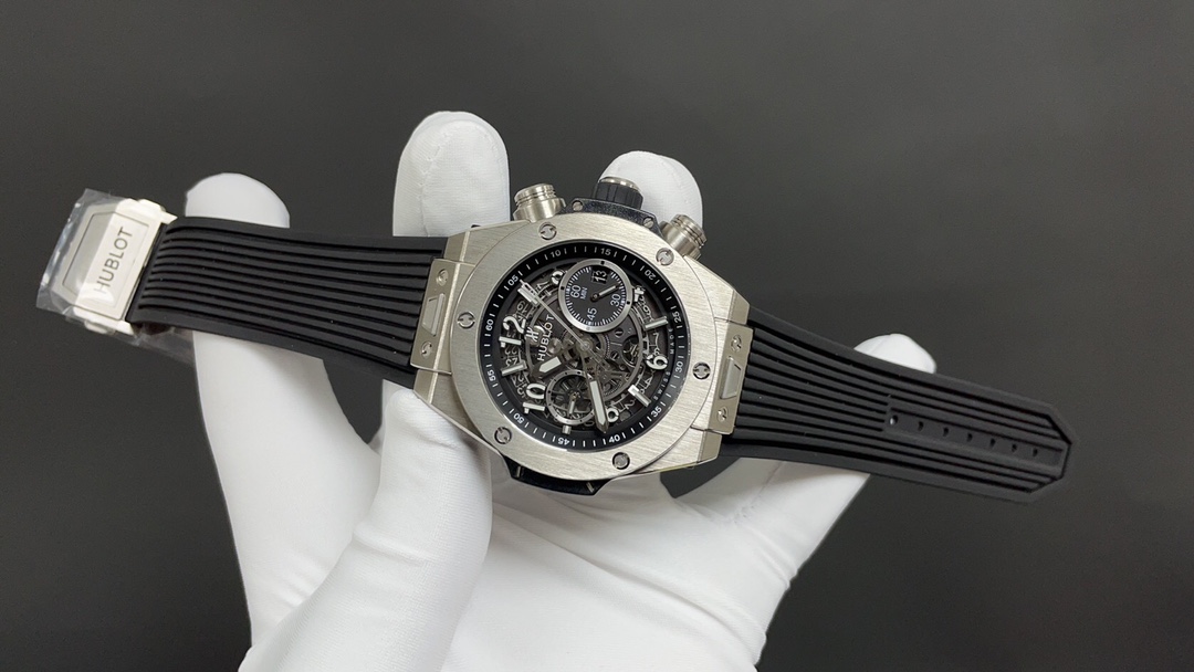 Hublot Classic Chronograph 44 mm Watch – IW-0303 - Image 2
