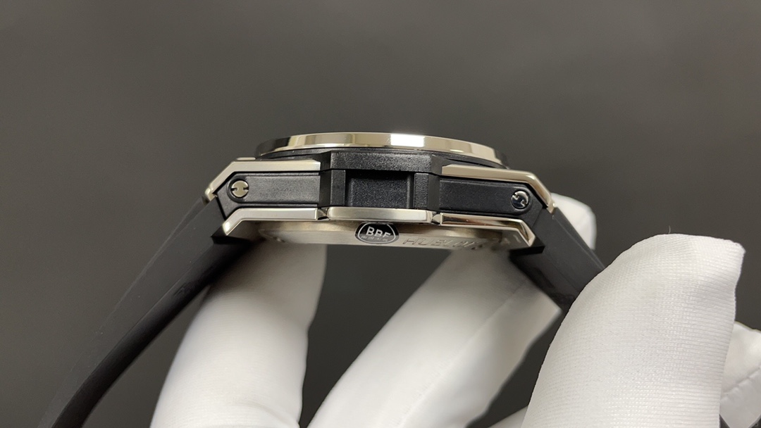 Hublot Classic Chronograph 44 mm Watch – IW-0303 - Image 5