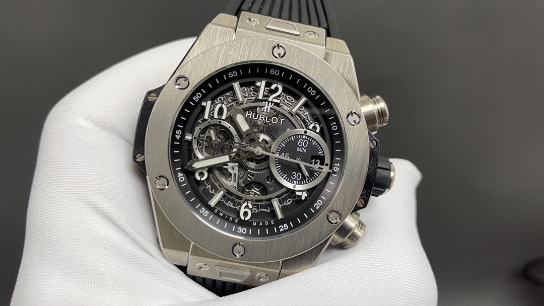 Hublot Classic Chronograph 44 mm Watch – IW-0303 - Image 3